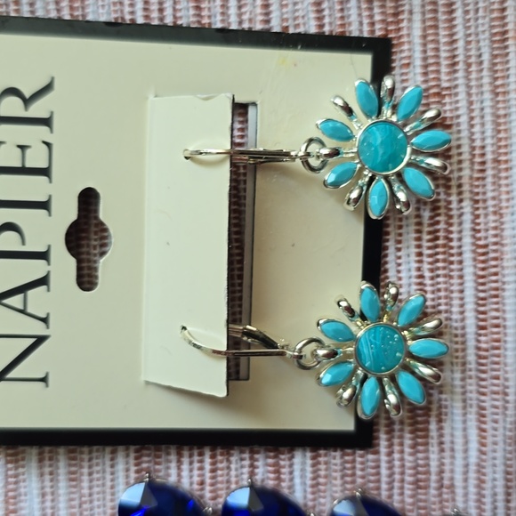 MONET, LIZ CLAIBORNE & NAPIER WOMEN'S FASHION JEWELRY BUNDLE OF 7 ITEMS - Picture 4 of 14